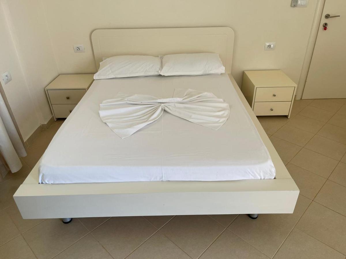 Sunset Apartments Berdenesh Sarande Ngoại thất bức ảnh