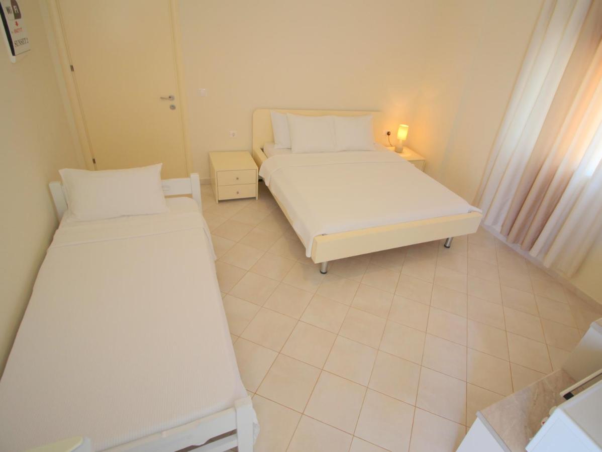 Sunset Apartments Berdenesh Sarande Ngoại thất bức ảnh