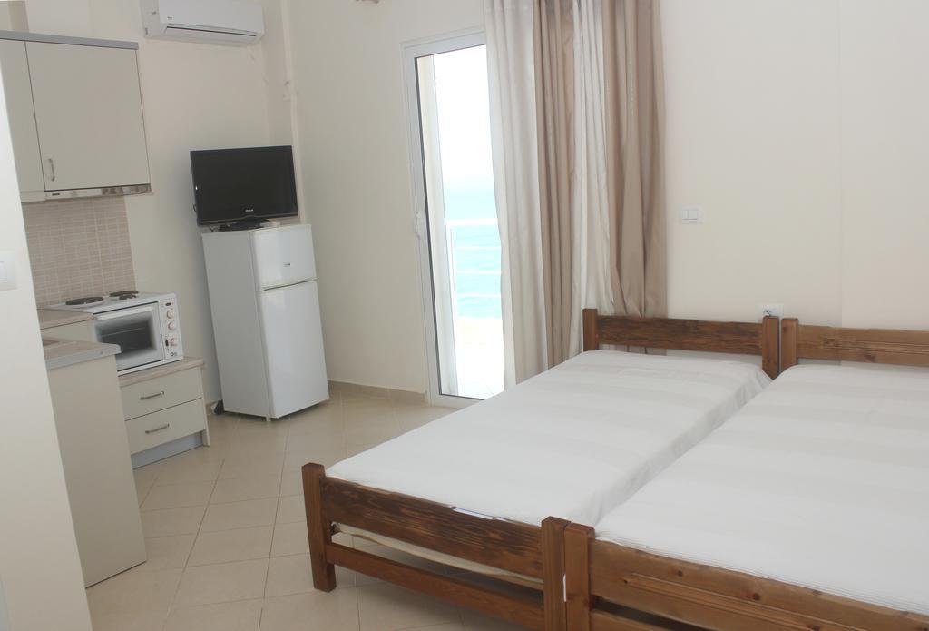 Sunset Apartments Berdenesh Sarande Ngoại thất bức ảnh